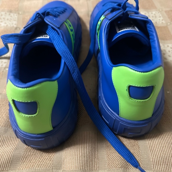 Shoes - Picture 3 of 6